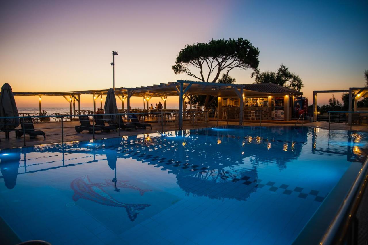 מרתופוליס Mesogeios Hotel מראה חיצוני תמונה