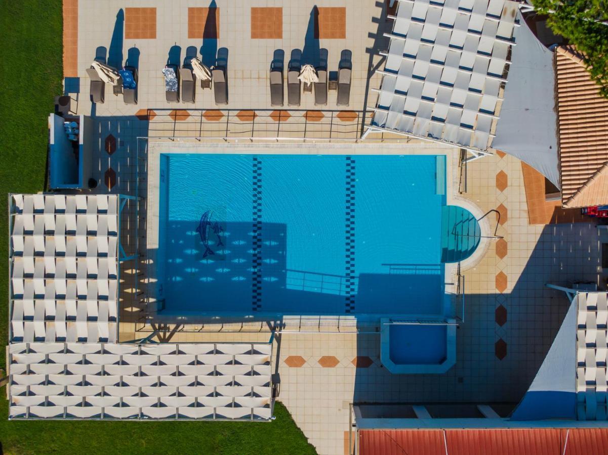 מרתופוליס Mesogeios Hotel מראה חיצוני תמונה