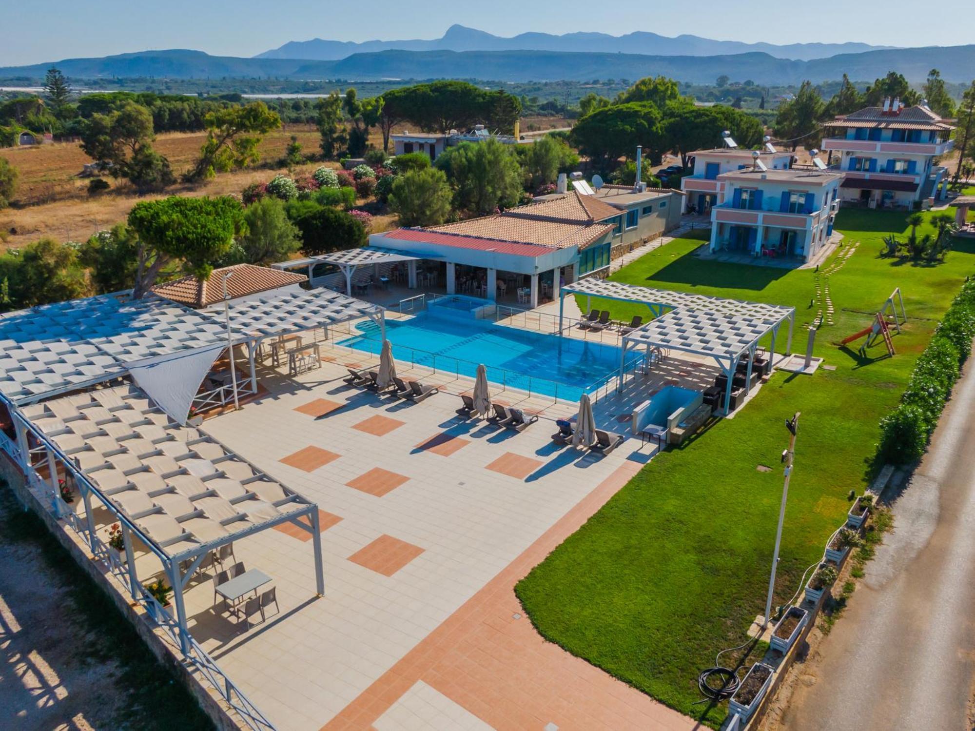 מרתופוליס Mesogeios Hotel מראה חיצוני תמונה
